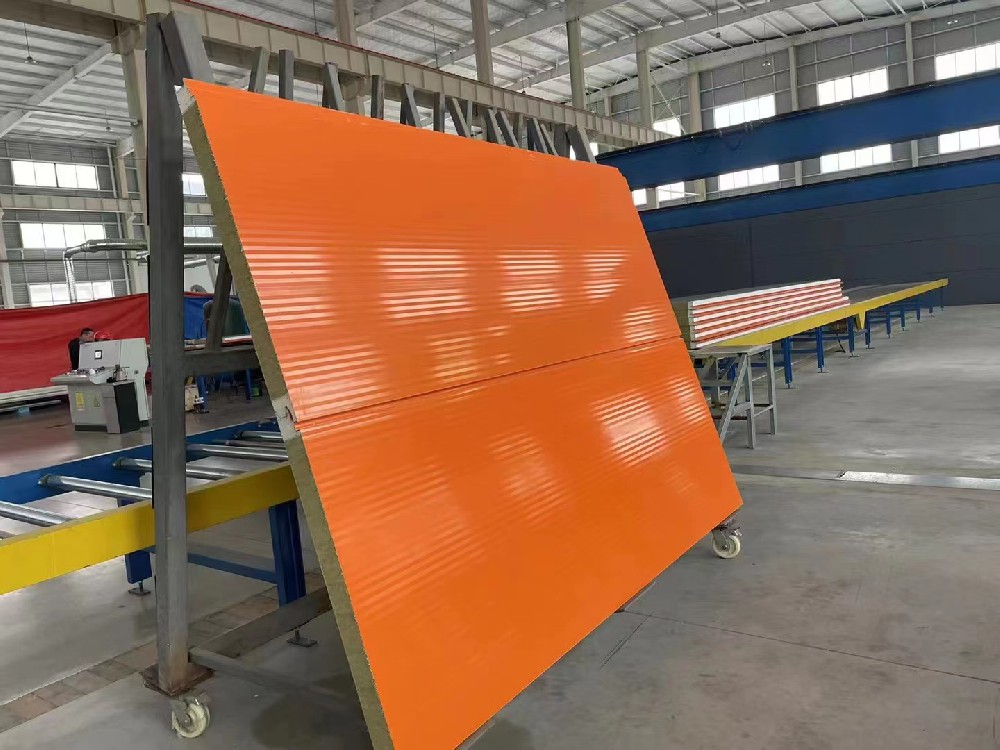 聚氨酯封邊橫裝牆麵板